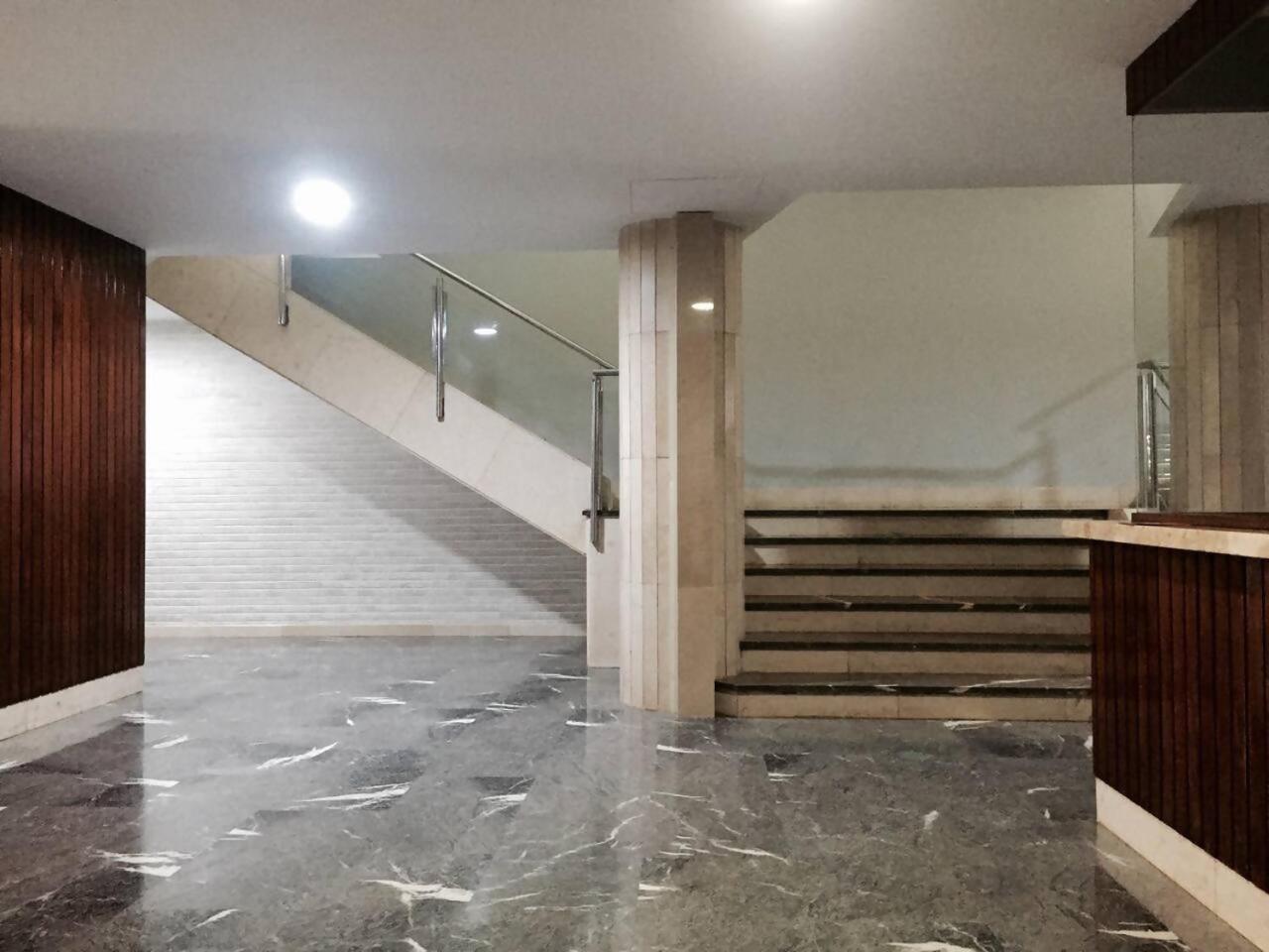 Apartment Amplio En Gros Con Parking Privado *