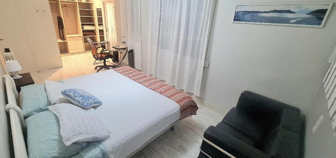 Habitación en casa particular Amplia Con Bano Privado A Pasos De La Playa San Sebastián