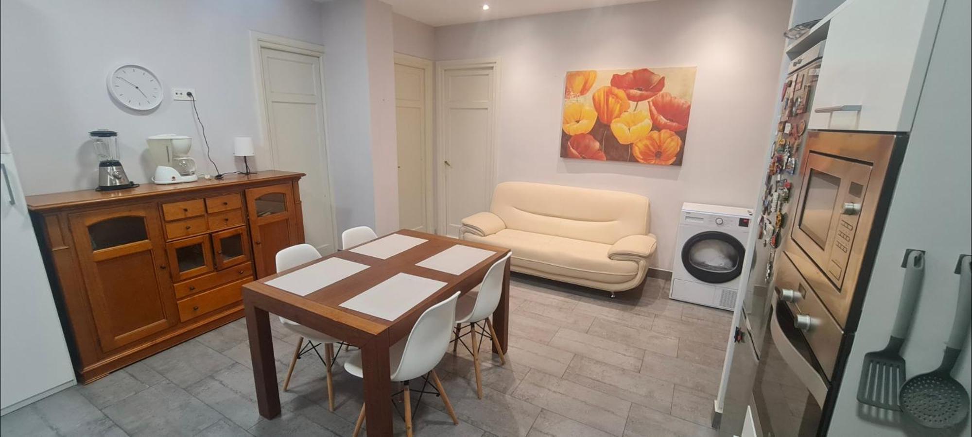 Amplia Con Bano Privado A Pasos De La Playa Habitación en casa particular San Sebastián