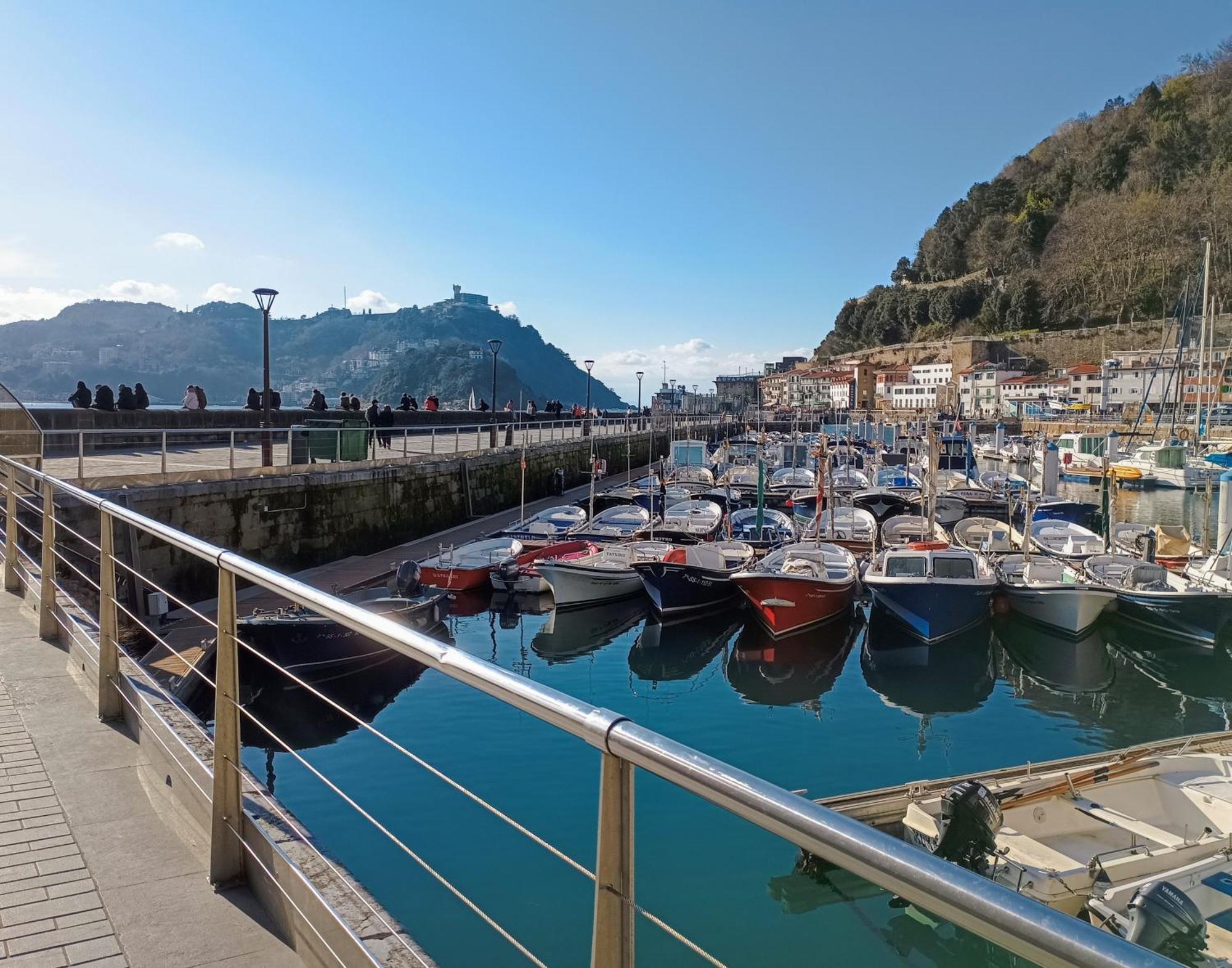 Con Vistas En El Puerto De Donostia Apartment