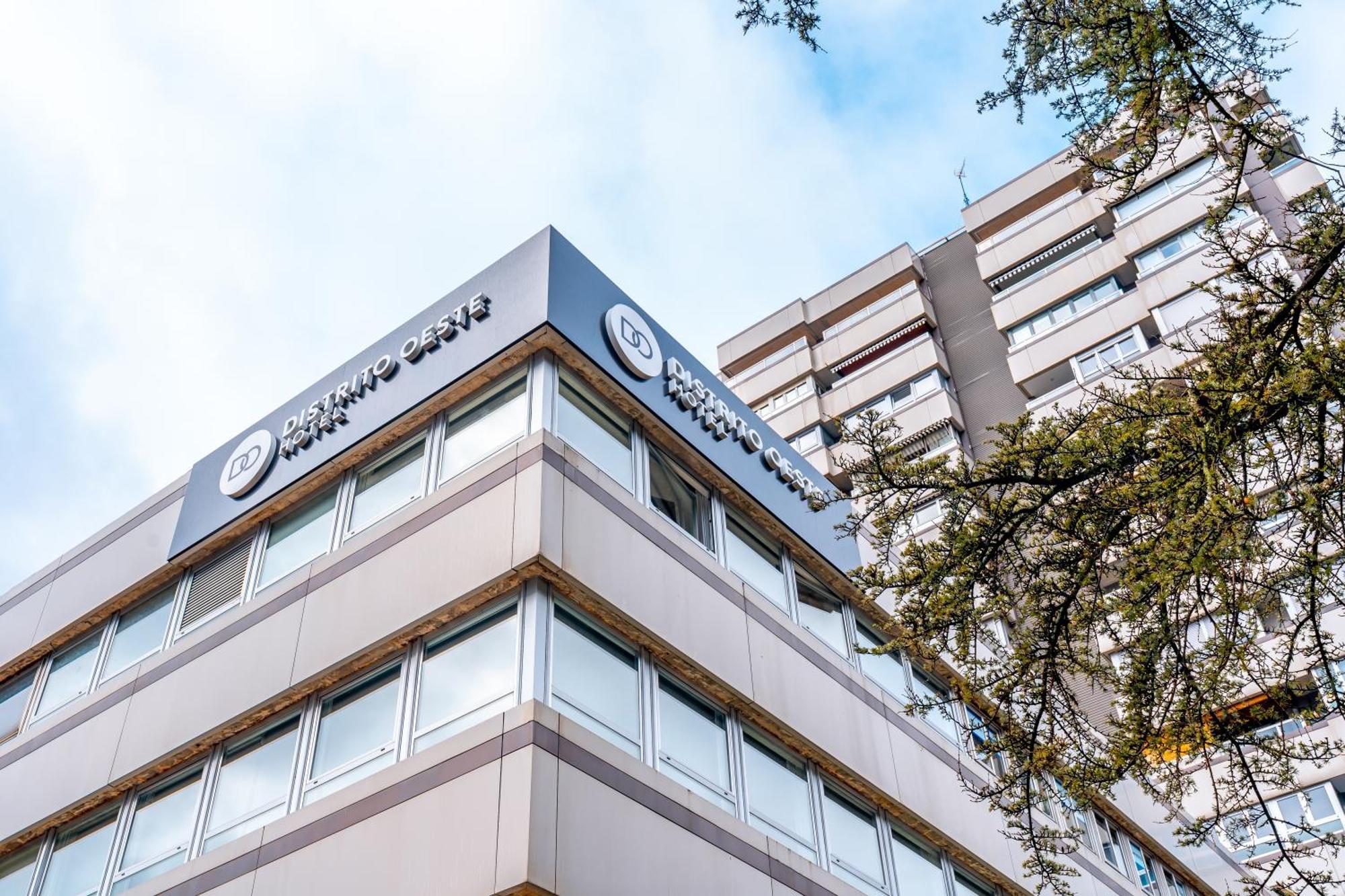 Hotel Oeste
