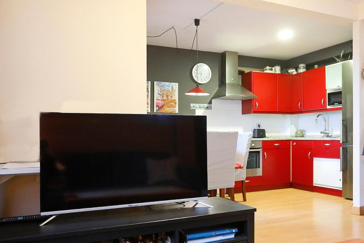 Bright 2 Bedrooms And 2 Bathrooms, Balcony And Views *