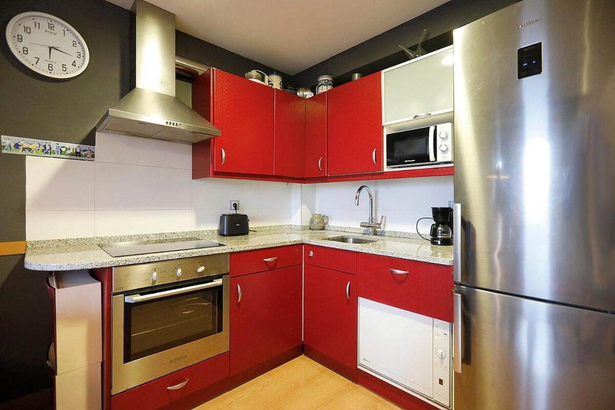 Bright 2 Bedrooms And 2 Bathrooms, Balcony And Views Apartamento