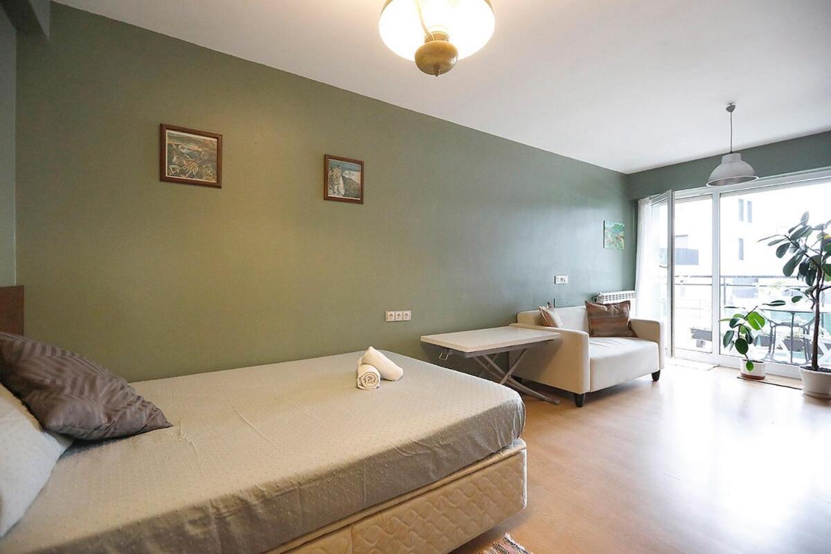 Bright 2 Bedrooms And 2 Bathrooms, Balcony And Views *