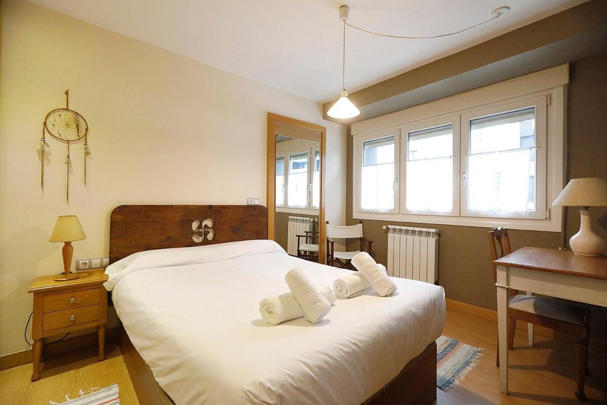 Bright 2 Bedrooms And 2 Bathrooms, Balcony And Views *