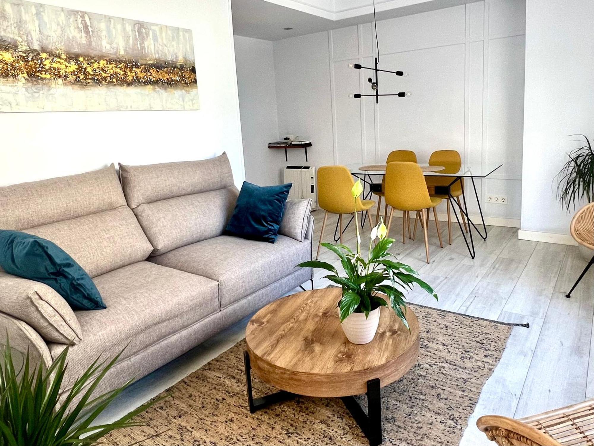 New Gorgeous - Beachfront - 3 Bd Appartement *