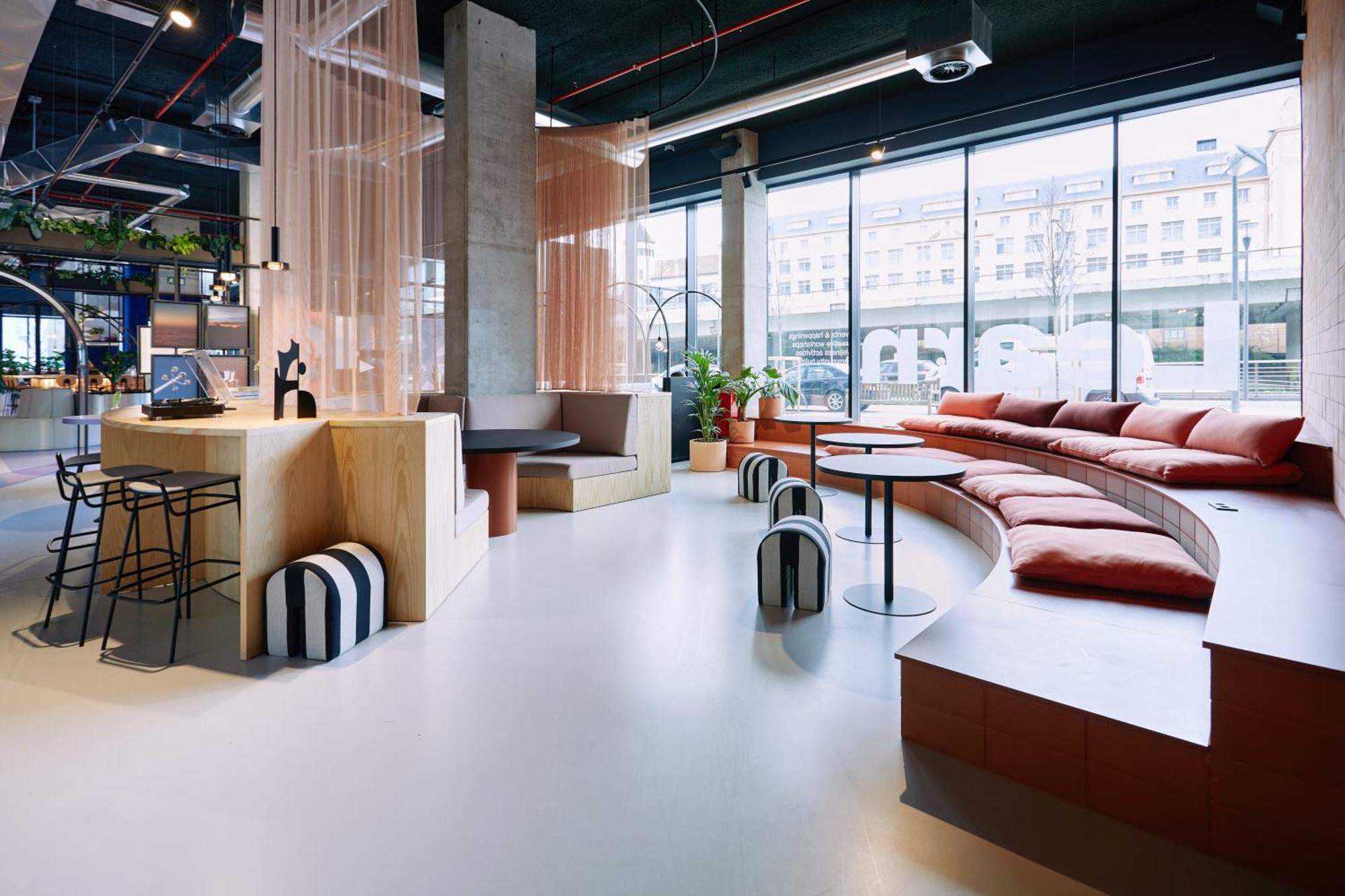 The Social Hub Extended