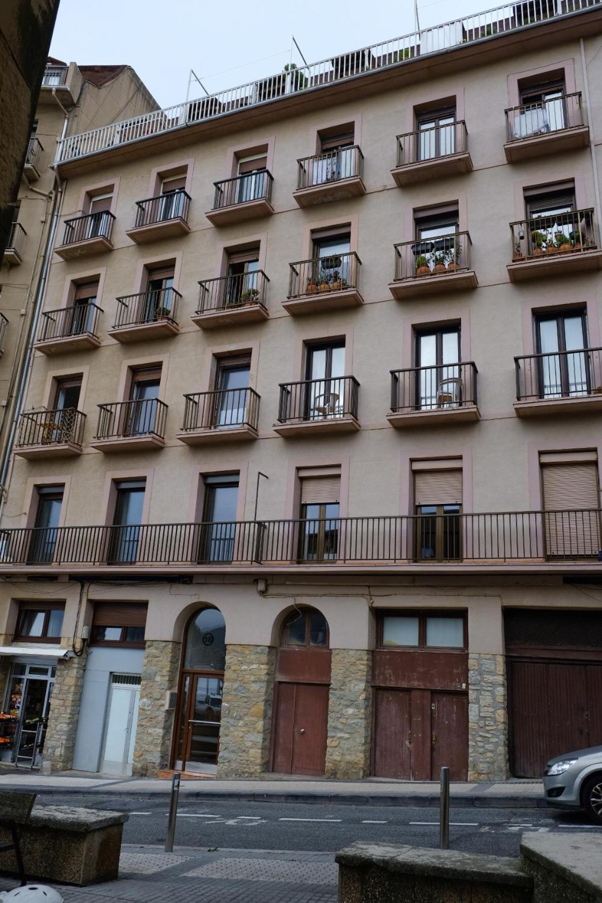Grosso I Local Rentss Apartment San Sebastian