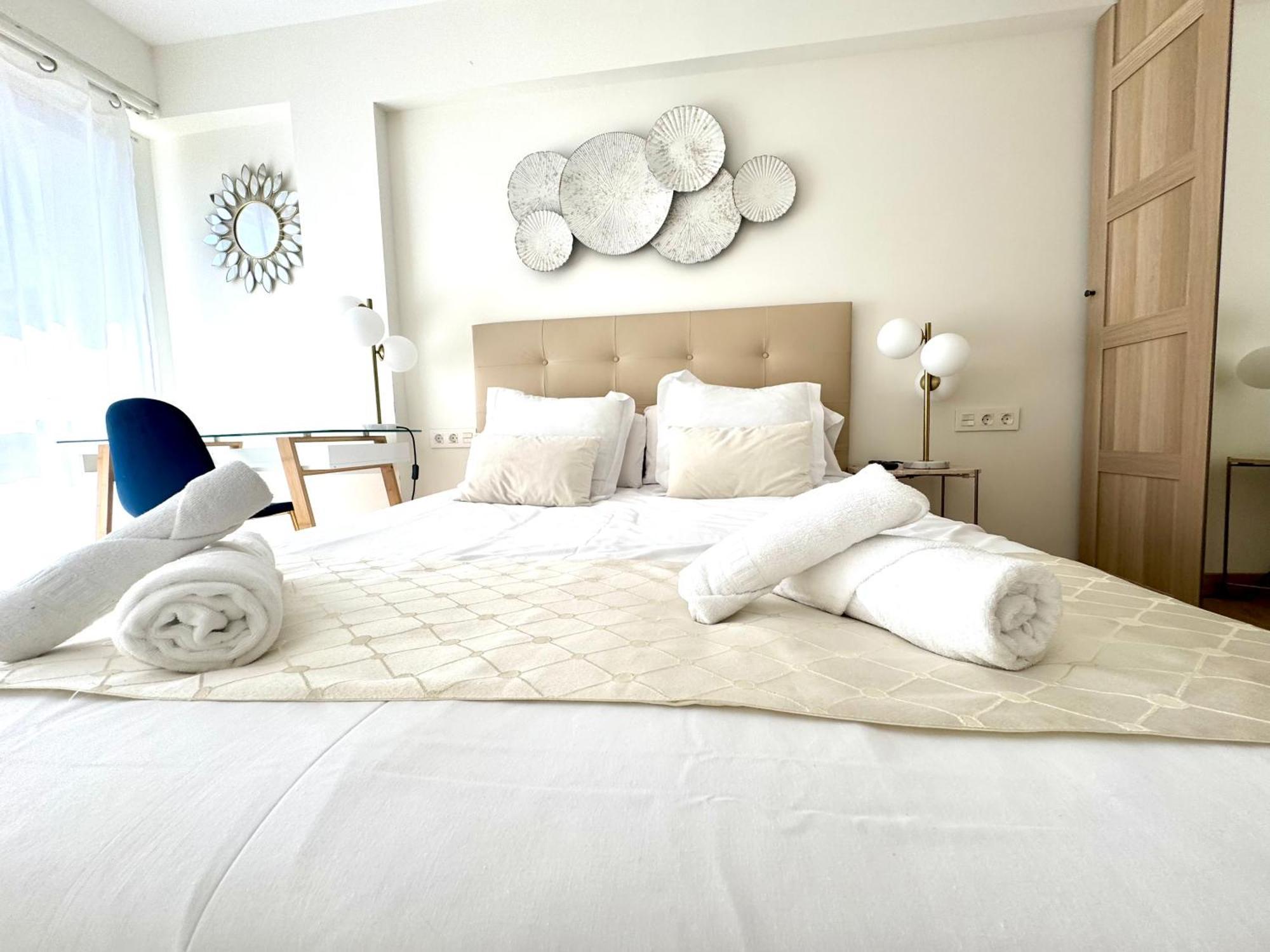 Apartamento Paradise Luxurious Apartment, Free Parking, 3 Double Rooms, 4 Beds, Terrace, Jacuzzi, New