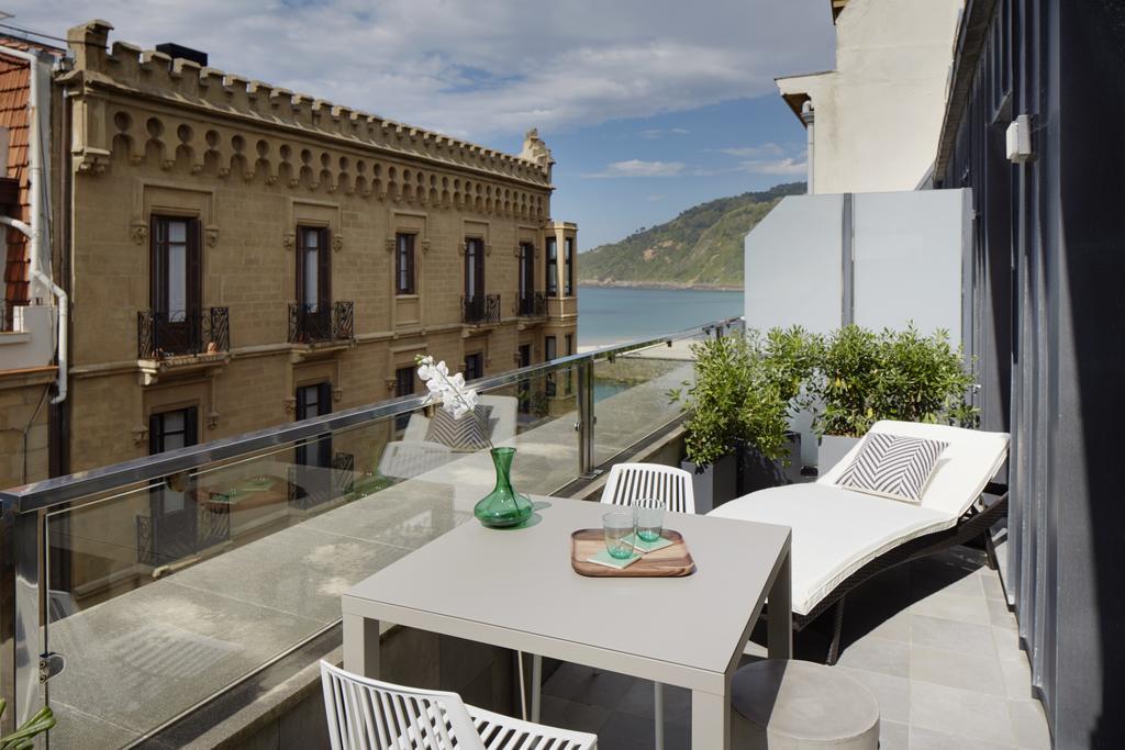 Basque Terrace By Feelfree