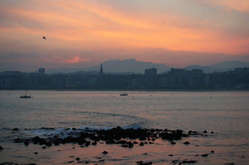 & Suites Arrizul Gros San Sebastian