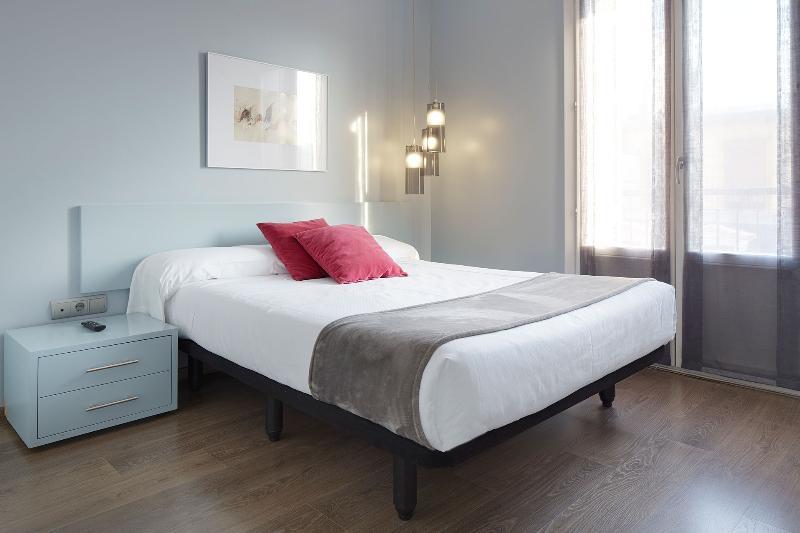 & Suites Arrizul Gros Hotel