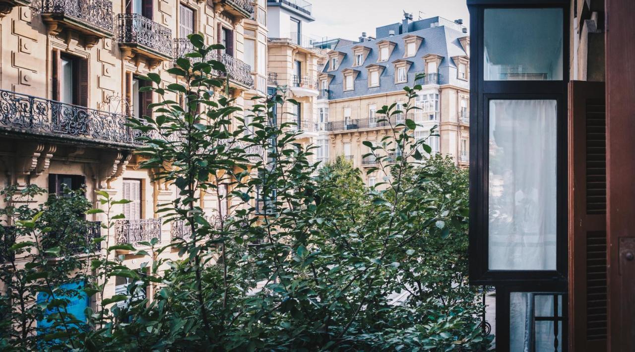 Apartment Apple By People