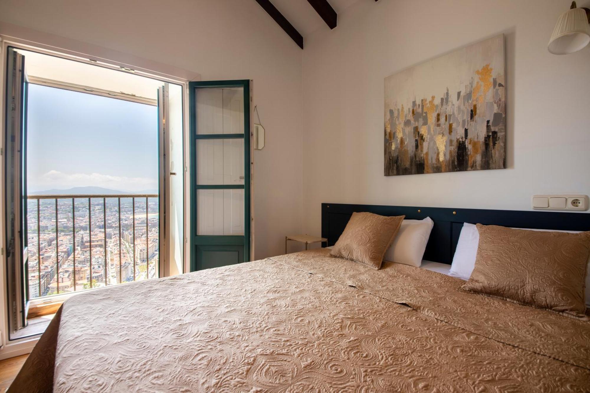 Amazing Views Over In A Family Villa