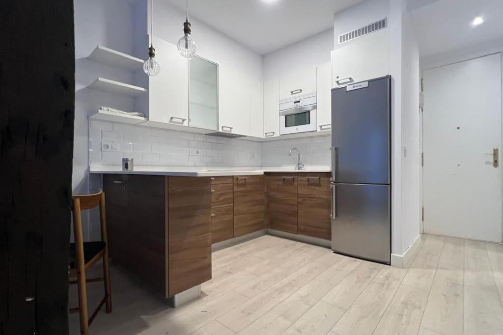 Bonito En El Centro De Apartamento *